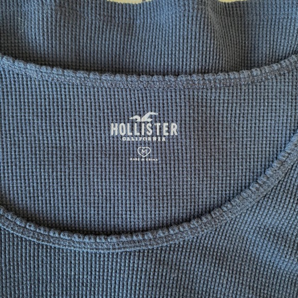 Hollister Women's Size Medium Thermal Long Sleeve Scallop Neck Layering Piece - Picture 4 of 9